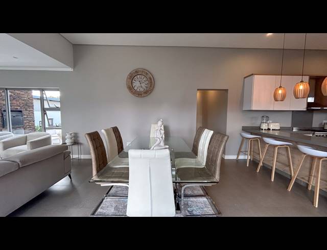 4 BEDROOM HOUSE FOR SALE IN PALM LAKES ESTATE